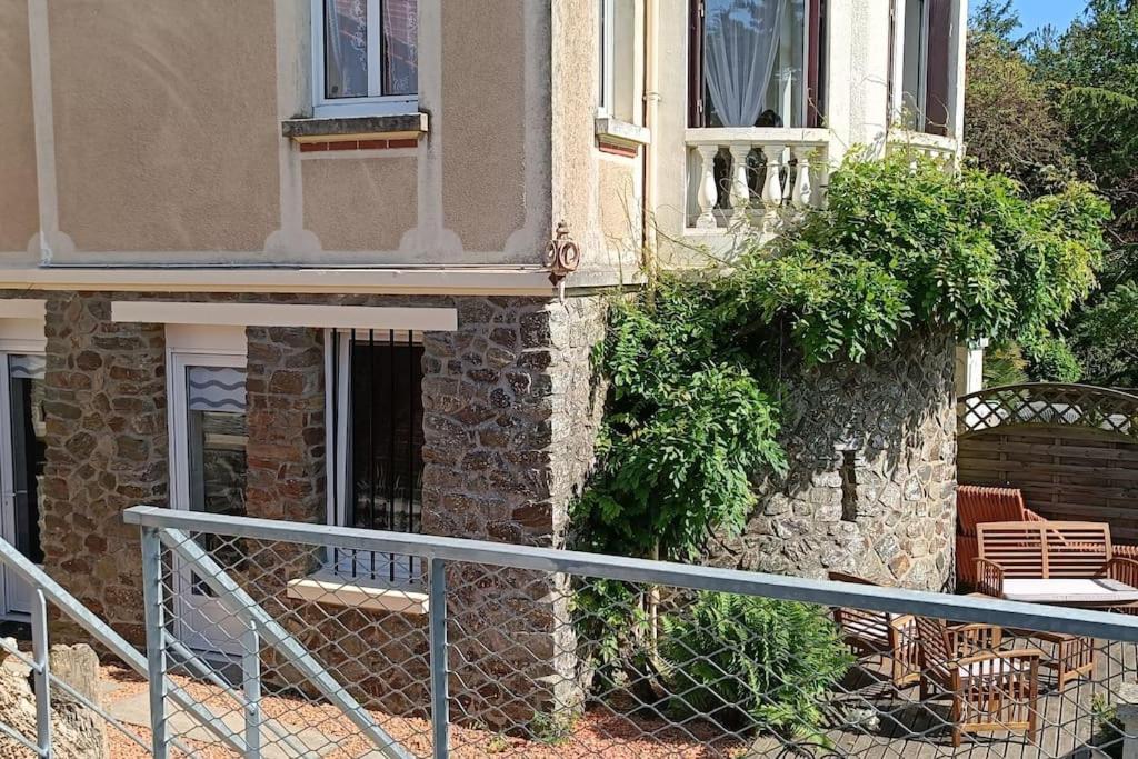 Gite De Charme Atypique Vue Panoramique Montrevault Eksteriør billede